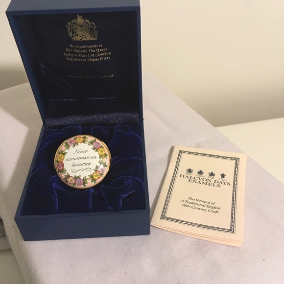 Halcyon Days Enamel Box - Picture 4 of 4